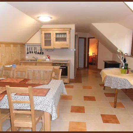 Vadviragos Vendeghaz بيت ضيافة ليوشميش